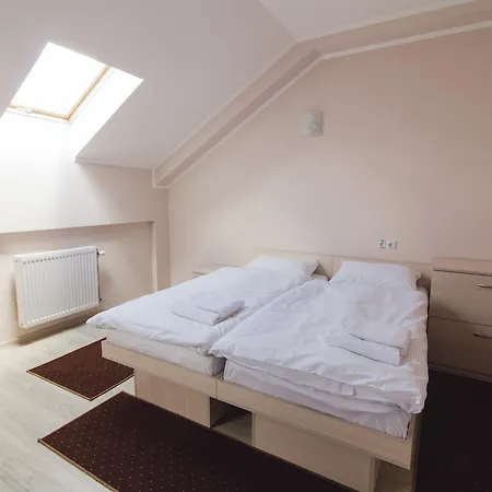 Zinedine Sport-hotel 3* Uzhhorod